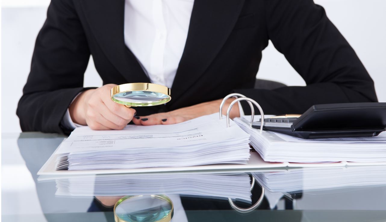 ¿Por qué debes mantener al día tus libros societarios?